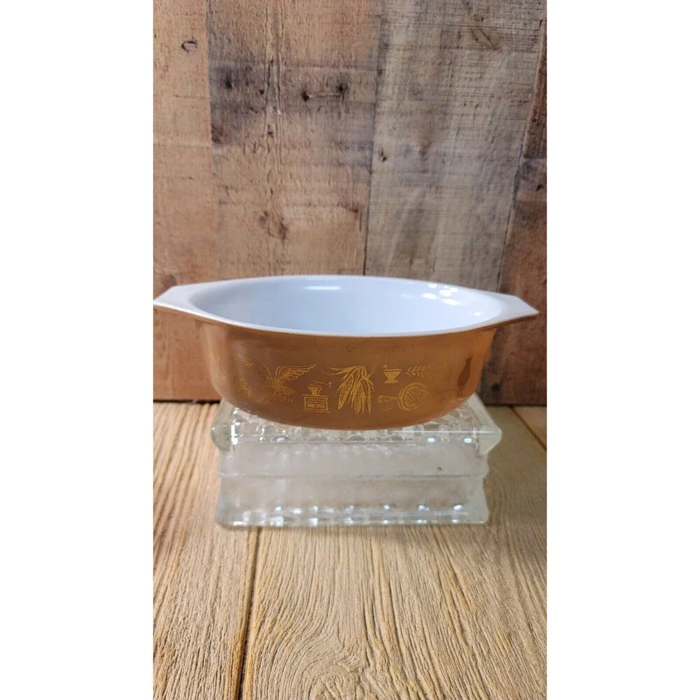 Vintage Pyrex 043 1-1/2 Qt Casserole Dish Brown Gold Americana with no lid